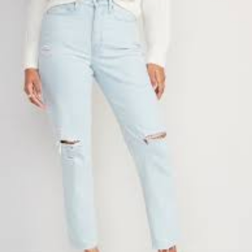 Curvy Extra High-Waisted Button-Fly Sky-Hi Straight Ripped Cut-Off Jeans
